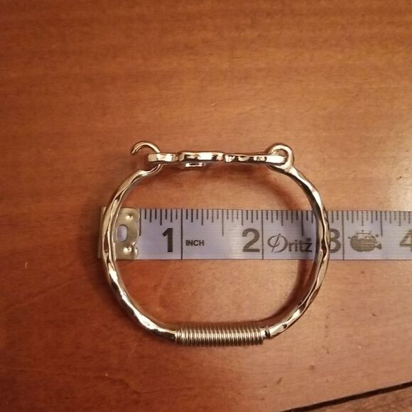 Cross silver tone bracelet - Picture 10 of 10